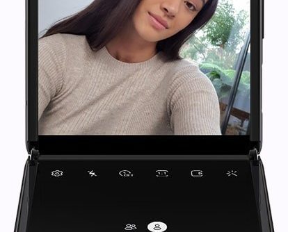 Galaxy-Z-Flip-selfie.jpg