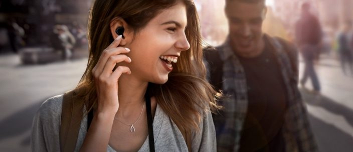 GalaxyBuds_Lifestyle_3-720x304.jpg
