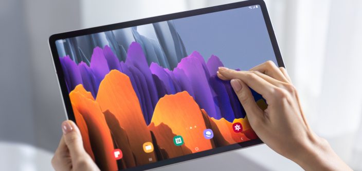 008_GalaxyTabS7plus_lifestyle_image-e1599667092687.jpg