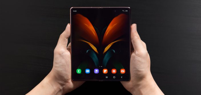 07_galaxyzfold2_lifestyle_image.jpg