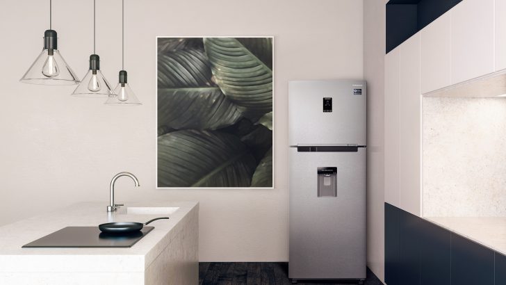 Samsung-Refrigerator-RT5000K-RT38K5932SL-B3-Lifestyle-Image-2.jpg