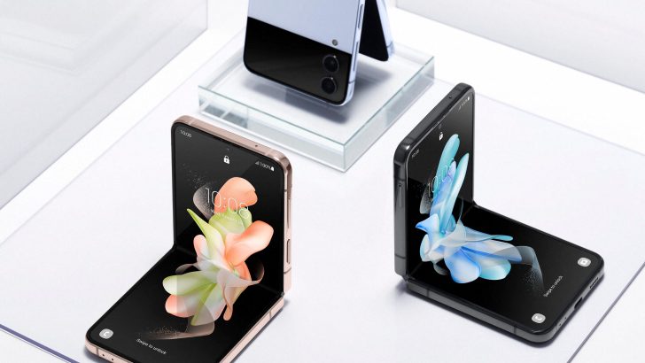 1-043_product_galaxy_zflip4_blue_pinkgold_graphite_LI.jpg