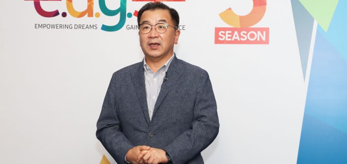 Mr.Ken-Kang-edge.jpg