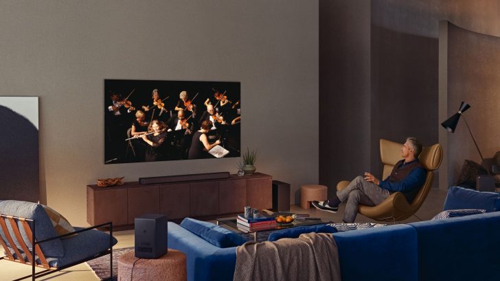 Neo-QLED-Lifestyle_1-e1609949693447.jpg