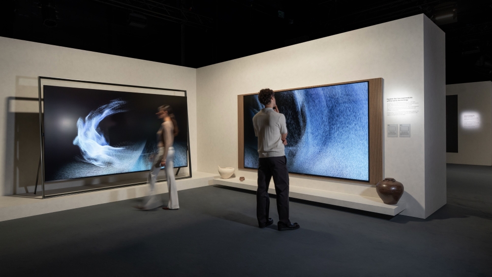 Foto da zona 'Two Expressions of the Same Technology', que compõe a exposição 'Design is an act os Love".