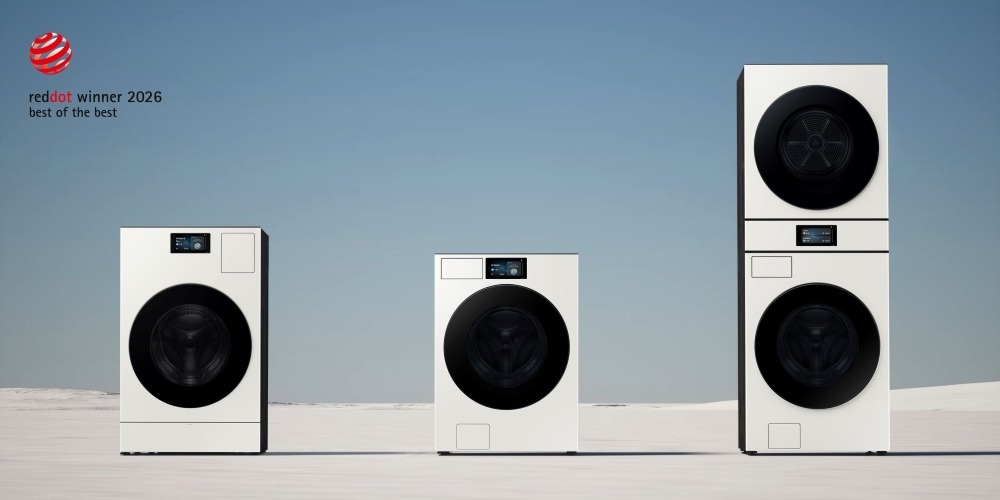 Imagem com a Bespoke AI  Laundry da Samsung em fundo azul claro