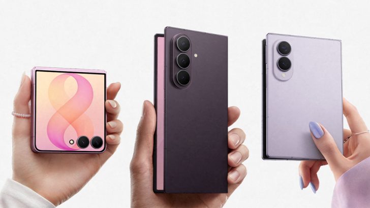 Peça de divulgação da nova linha Galaxy Z Series com os dizeres, em inglês: "A nova linha Galaxy Z Fold8 Ultra, Fold8 e Flip8" e "Galaxy AI". A imagem mostra, lado a lado, o Galaxy Z Flip8, o Galaxy Z Fold8 Ultra e o Galaxy Z Fold8 nas mãos de usuários