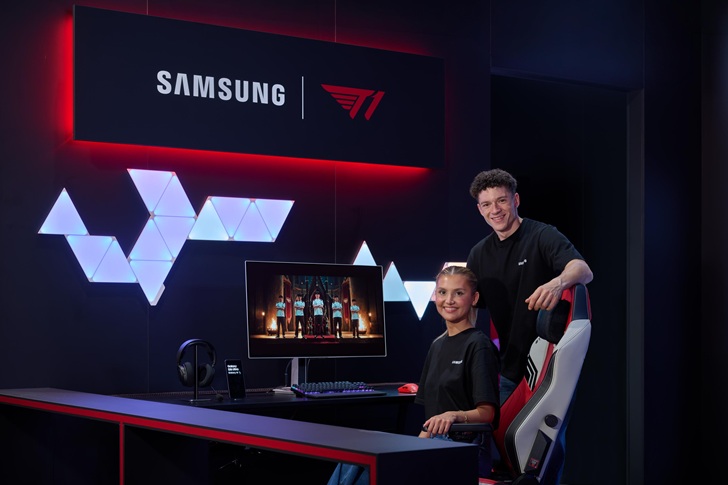 T1 Zone da Samsung na Gamescom 2026, espaço dedicado ao time de esports T1 e à experiência de gaming competitivo.