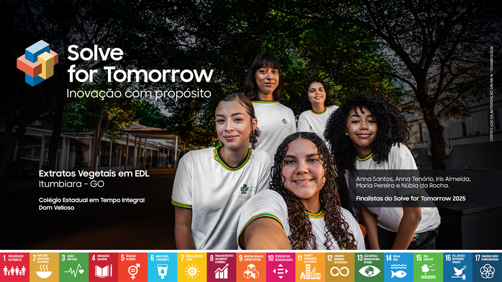 A imagem mostra as alunas responsáveis pelo projeto Extratos Vegetais em EDL com logotipo do Solve for Tomorrow e outras escritas ao redor