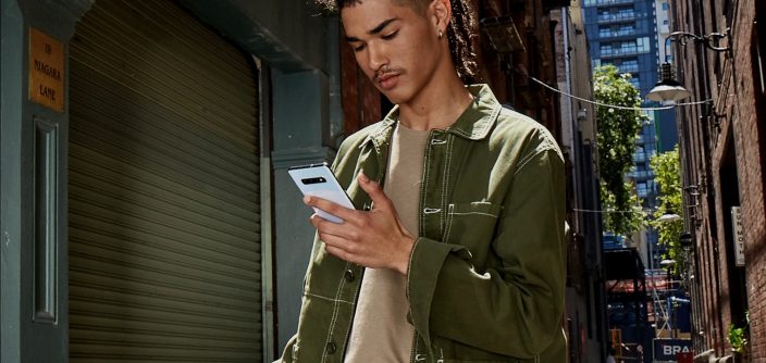 GalaxyS10_Lifestyle_3.jpg