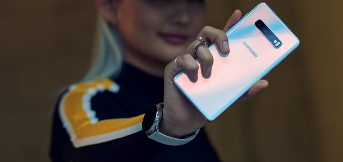 GalaxyS10_Lifestyle_6.jpg