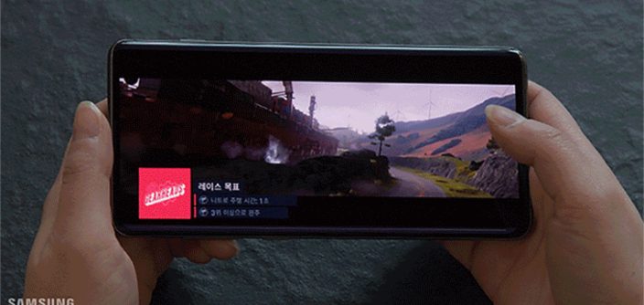 Mobile-gaming-with-Galaxy-S10_thumb728_F.jpg