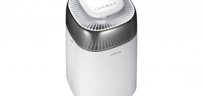 AX40R3030WM-EU_003_Dynamic-Off_White.jpg