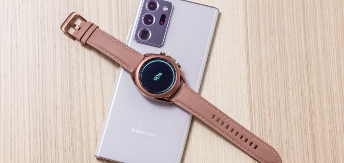 03_galaxynote20ultra_watch3_powershare_lifestyle_image.jpg