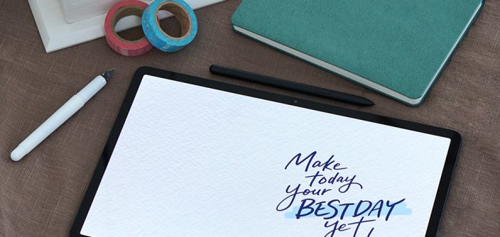 Galaxy-Tab-S7_calligraphy_wallpaper_3_lifestyle.jpg