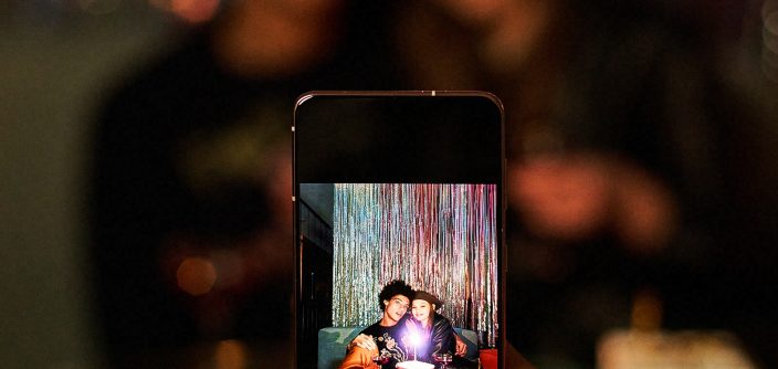 08_galaxys21_plus_lifestyle_cut_201231021211.jpg