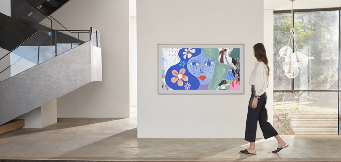 The-Frame-Samsung_mujer-2.png