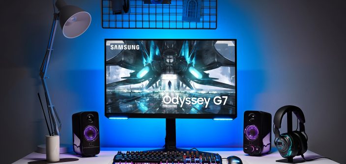 Odyssey_G7_lifestyle.jpg