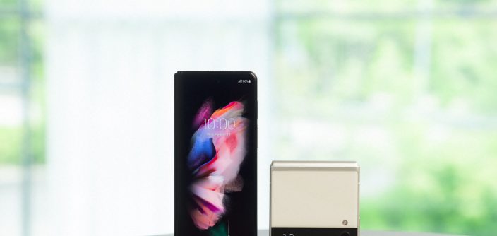 02_04-Q2B2_02_galaxyzfold3_5g_phantomblack_galaxyzflip3_5g_cream_H.jpg