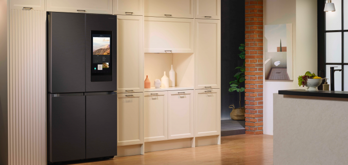 Samsung_Family-Hub-9000_side.png
