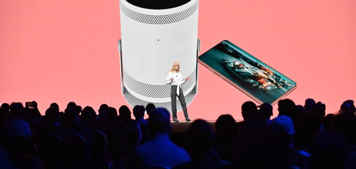 Samsung_CES-Keynote-JH-Han-6-e1643663509684.jpg