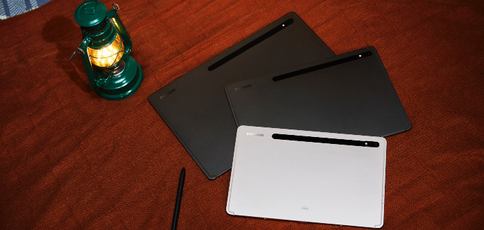 1-004_lifestyle_Tab-S8-Ultra_Graphite_Tab-S8__Graphite_Tab-S8_Silver_HI-e1644420806748.png