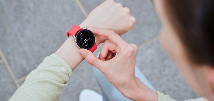 Samsung_Medicion_galaxywatch4_pinkgold_-e1649260167437.jpg