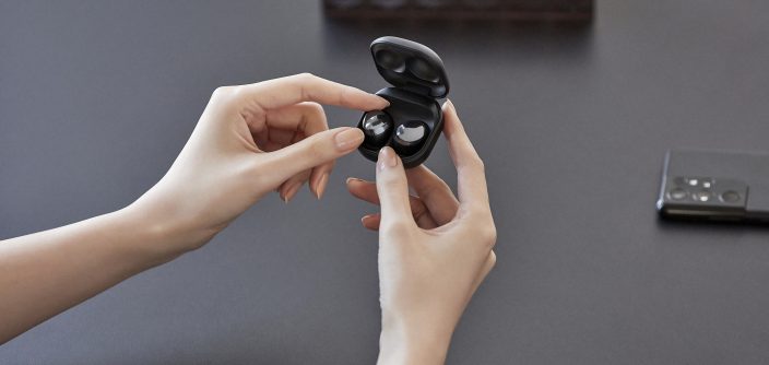 Samsung_galaxybudspro_handson_black_201230061714.jpg
