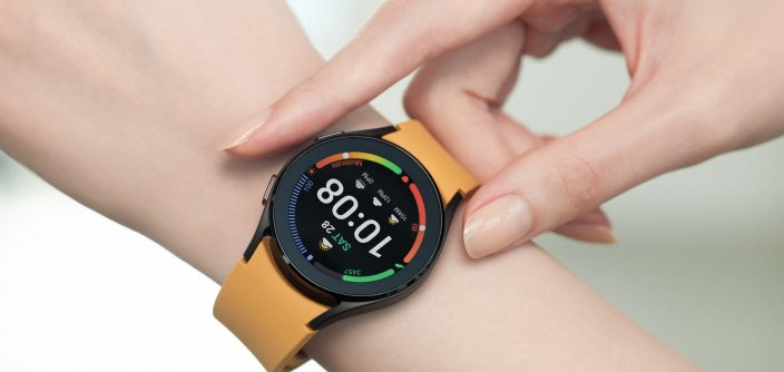 Samsung_galaxywatch4_handson_black_H-e1658846119479.jpg