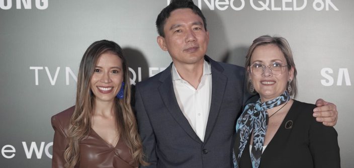 Paula-Ospina-Marketing-Head-de-Audio-y-Video-de-Samsung-Colombia-Sang-Ho-Lee-presidente-de-Samsung-Colombia-y-Patricia-Velásquez-Martínez-vicepresidenta-de-Móviles-de-Samsung-Colombia.-1.jpg