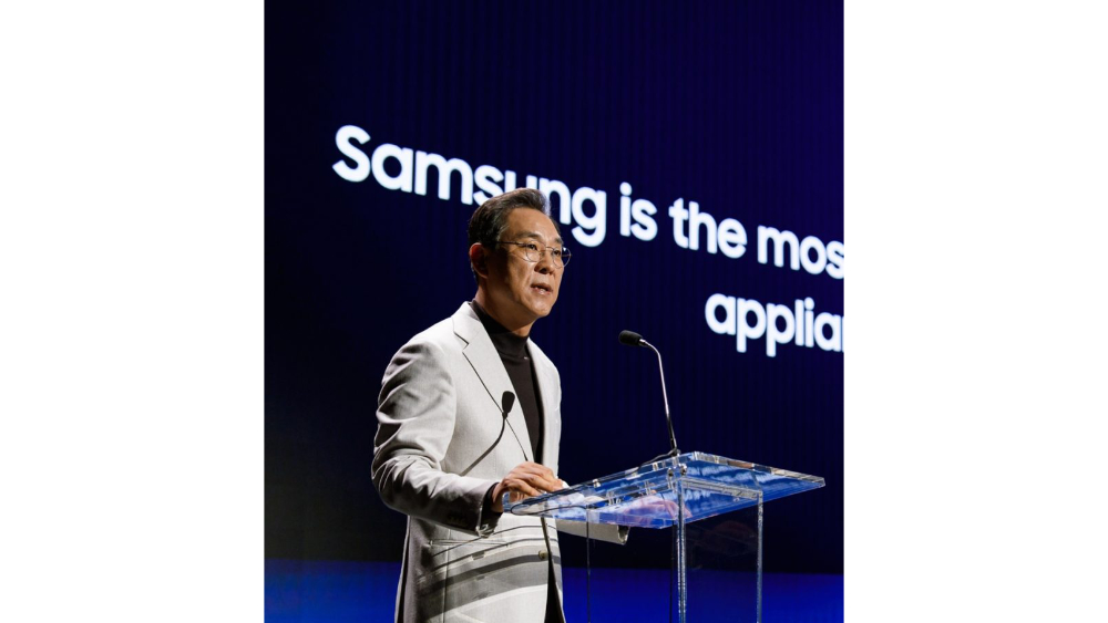 Samsung-Digital-Appliances-CES-2026-Home-Companion-Comprehension-of-Samsung-Bespoke-AI-2026_Main1-844x1024