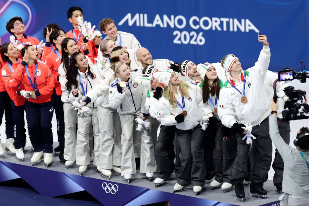 Samsung-Mobile-Milano-Cortina-2026-Victory-Selfie_Main1