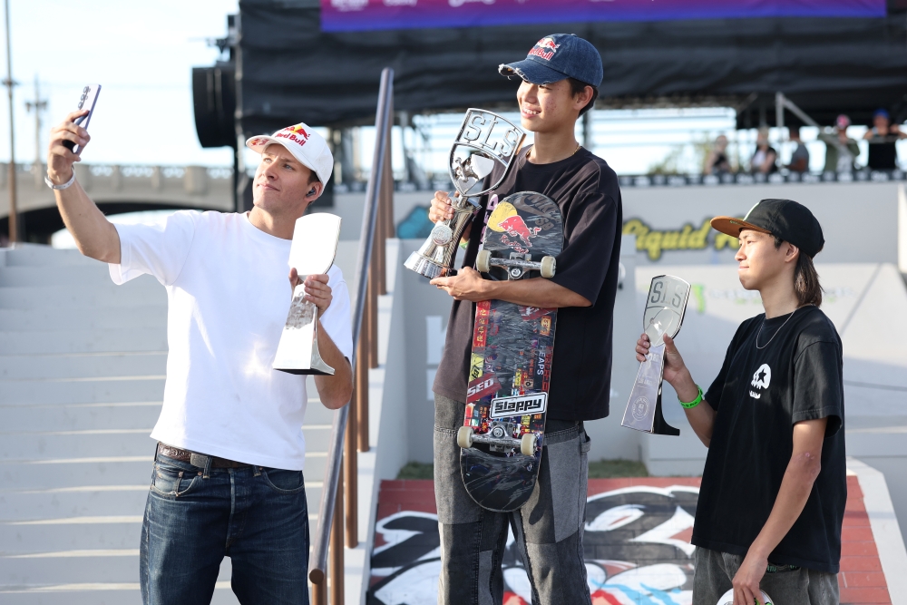 Samsung-Mobile-Galaxy-S26-Ultra-Street-League-Skateboarding-SLS-DTLA_main3_FINAL