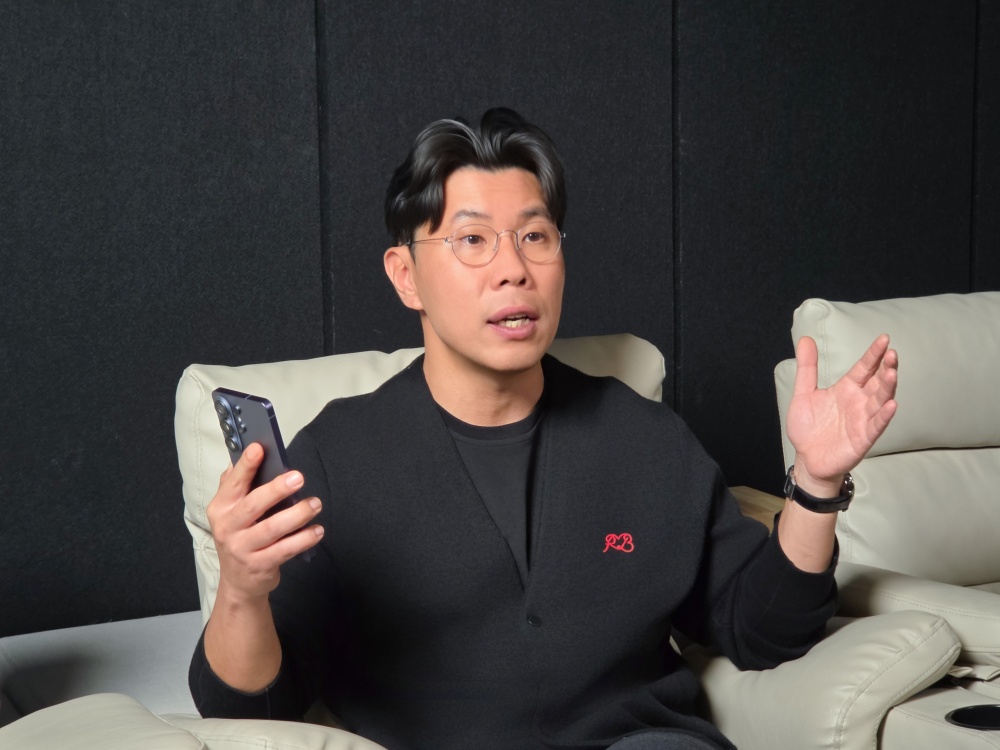 Samsung-Mobile-Interview-Cinematic-LUT-Galaxy-S26-Series_Main-3