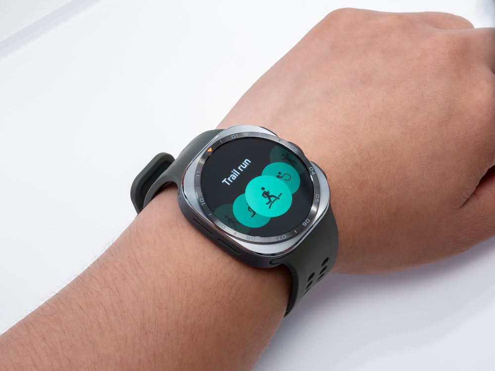 216-lifestyle-galaxy-watch-ultra2-trail-run (1)