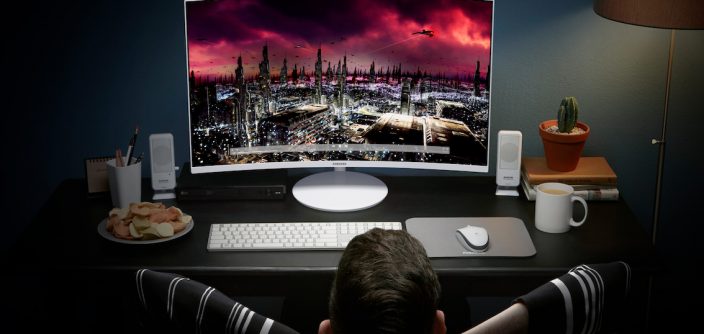 Samsung_Curved-Monitor-CH711-5.jpg