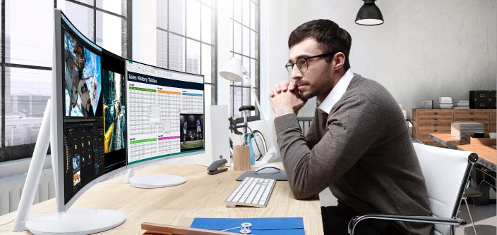 Samsung_Curved-Monitor-CH711-6.jpg