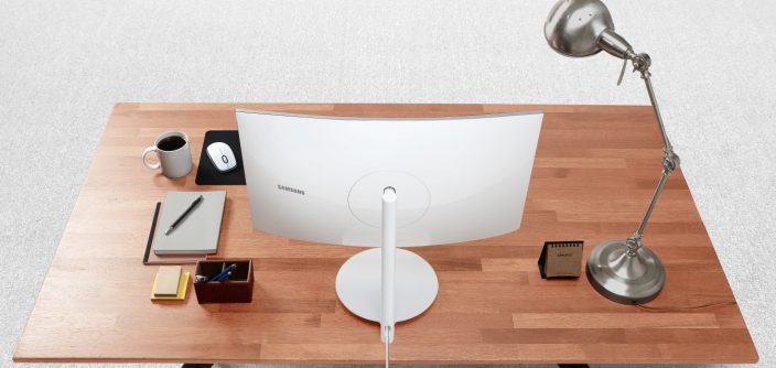 Samsung_Curved-Monitor-CH711-7.jpg
