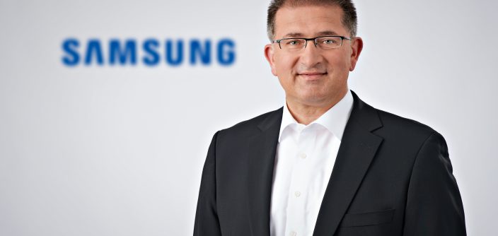 SEG_Senzel_Head_of_Regional_Sales_04.jpg