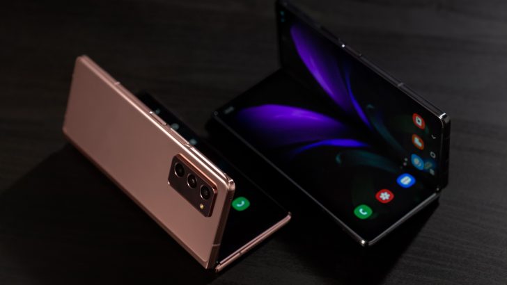 18_galaxyzfold2_lifestyle_image.jpg