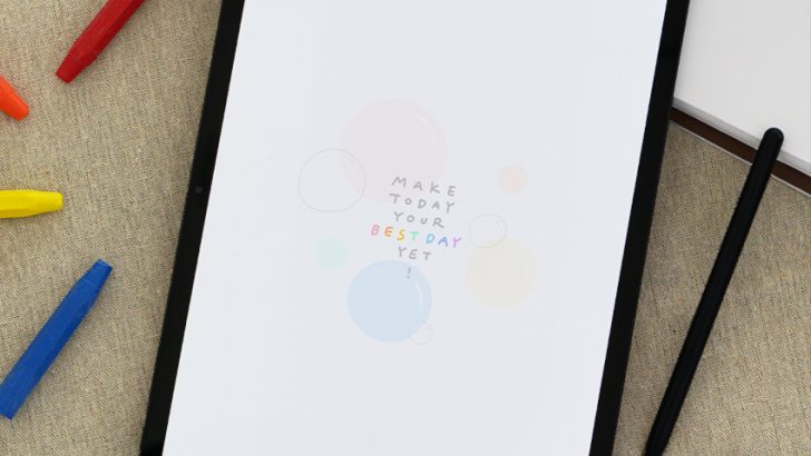 Galaxy-Tab-S7_calligraphy_wallpaper_1_lifestyle.jpg