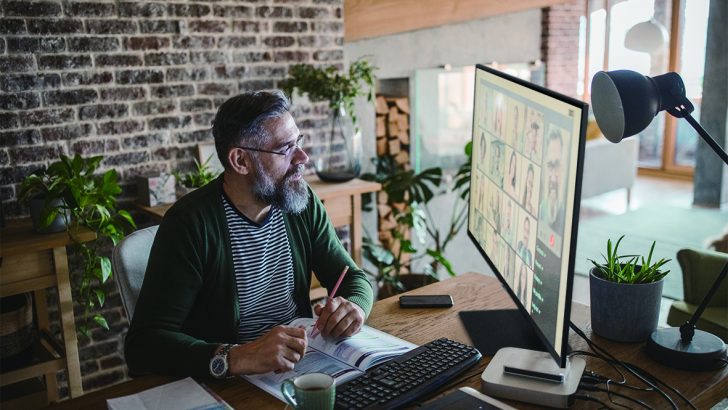 Smart-Monitor-Lifestyle-Image-9.jpg