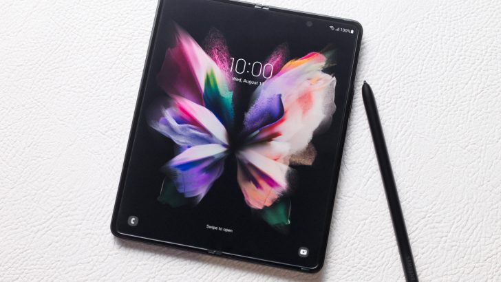 02_01-Q2-Product_06_galaxyzfold3_5g_spen_phantomblack_H.jpg