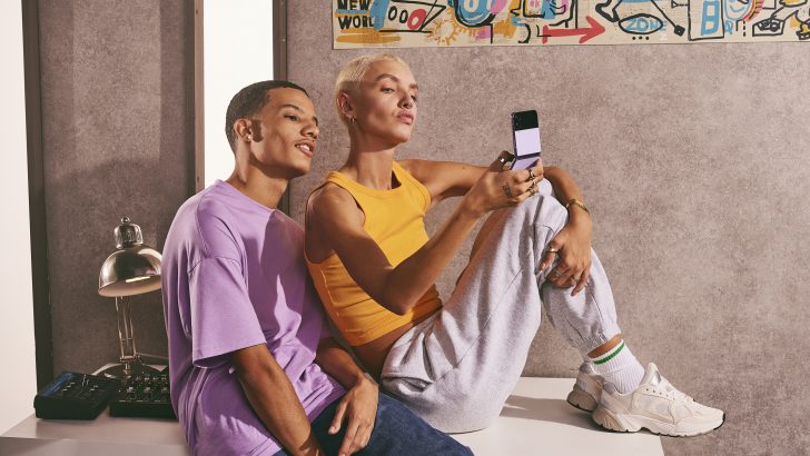 Shot-6_SamsungxTikTok_Lifestyle_LL1390_V3-3k.jpg