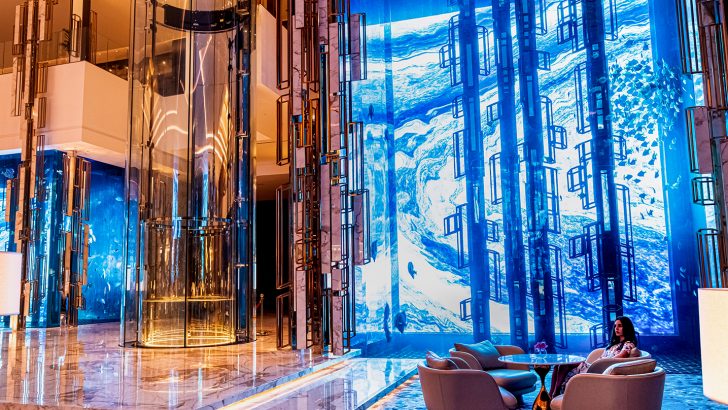 The-Wall_Atlantis-The-Royal_dl1_LED-Signage-in-the-Lobby-1.jpg