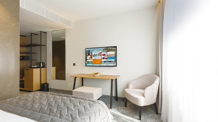 Samsung_Hotel-TV_HCF8000.jpg
