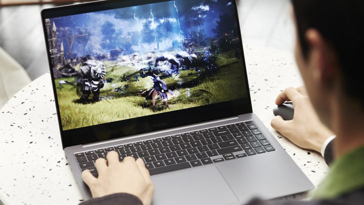 Galaxy-Book4-Lifestyle-Image_-Game.jpg