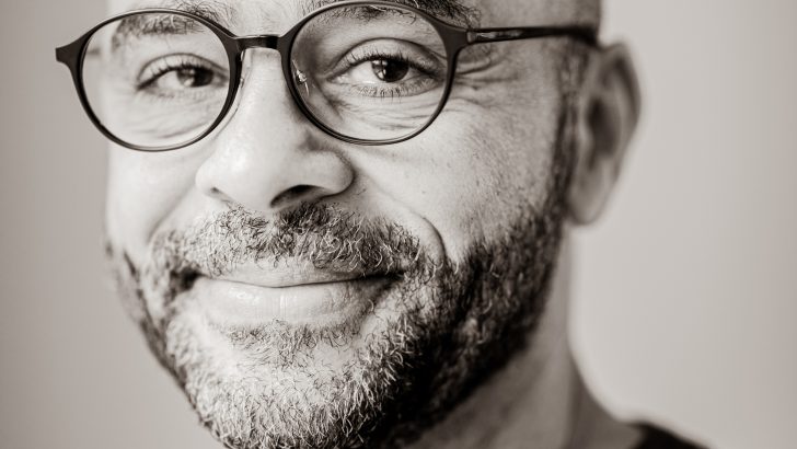Mo-Gawdat_Headshot_Credit-to-Humberto-Tan.jpg