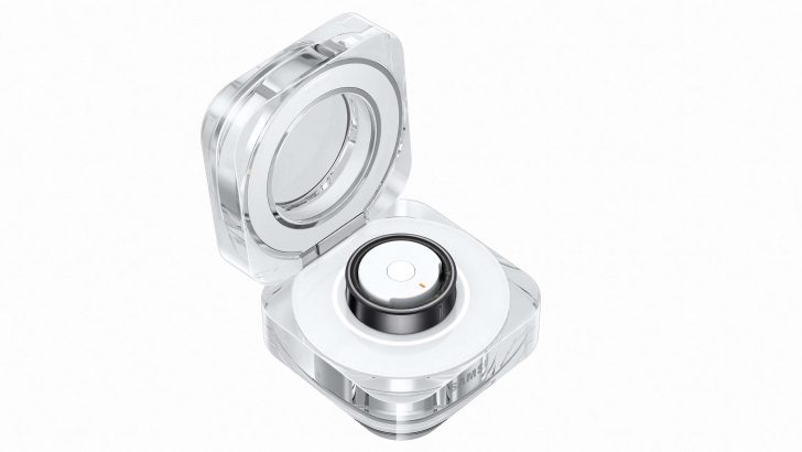 007-galaxy-ring-titaniumblack-charging-case-open-combination.jpg