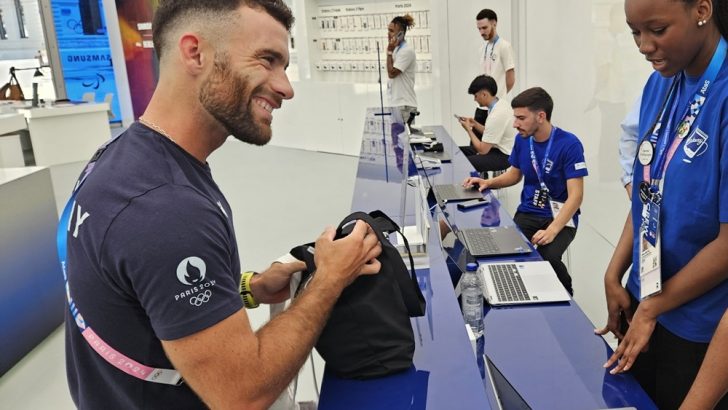 Samsung-Mobile-Galaxy-Z-Flip6-Olympic-Edition-Paris-2024-Delivered-to-Every-Athlete_main2.jpg